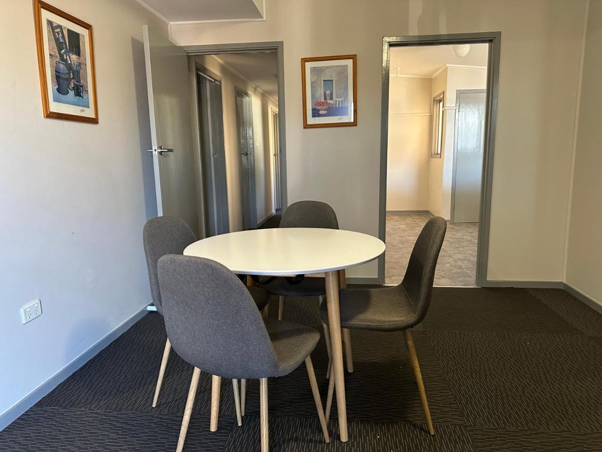 Copper City Motel Cobar Kültér fotó