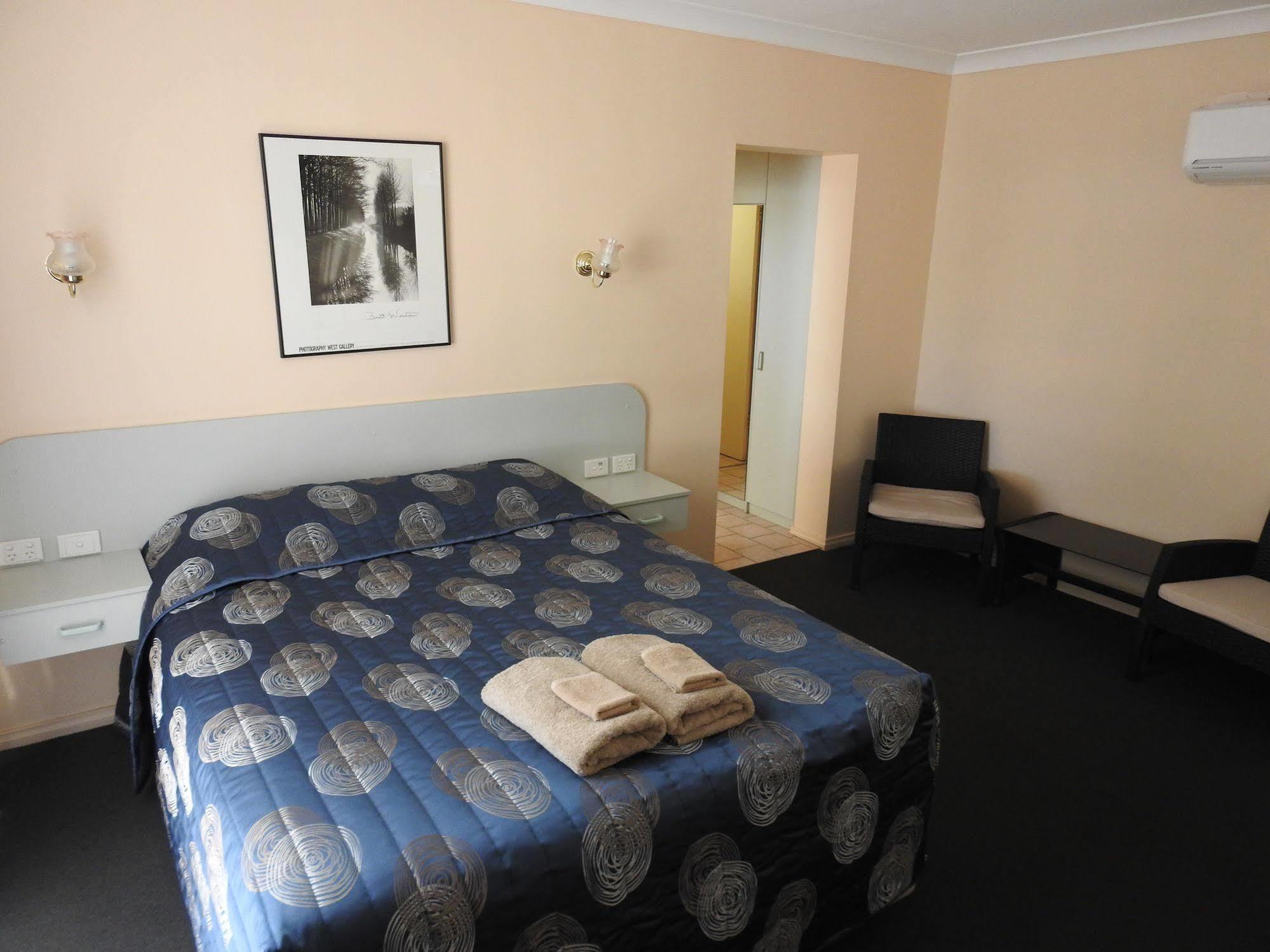 Copper City Motel Cobar Kültér fotó
