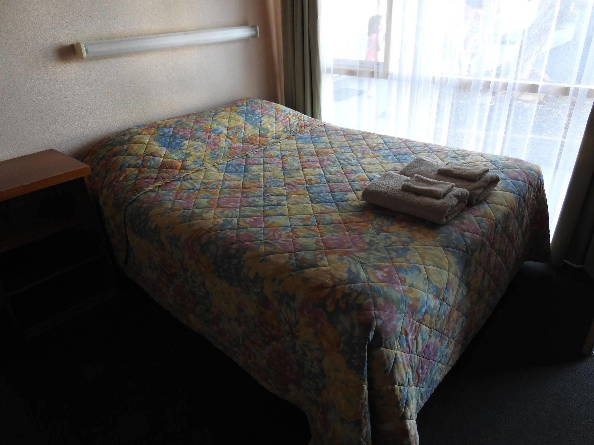 Copper City Motel Cobar Kültér fotó