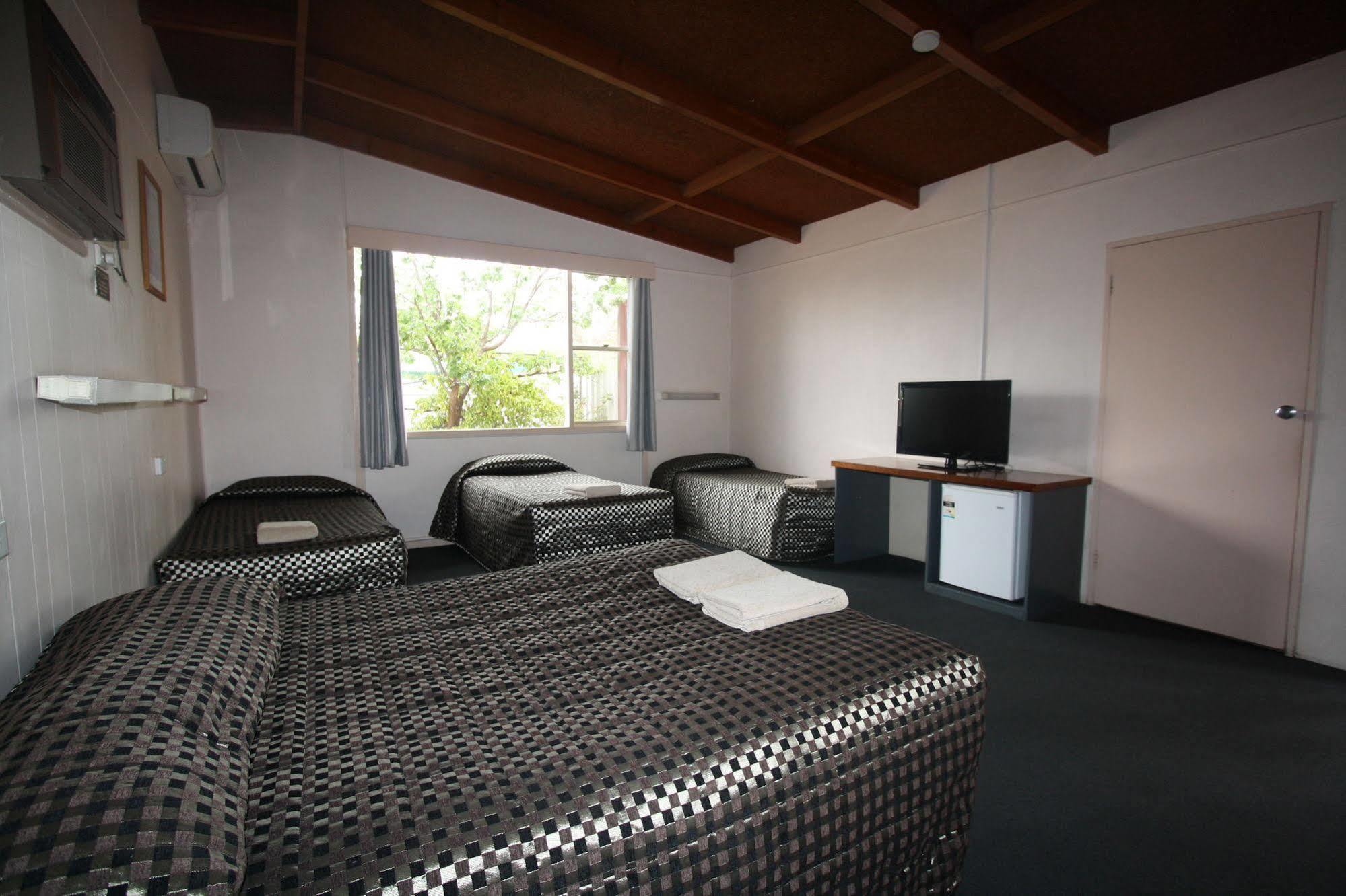 Copper City Motel Cobar Kültér fotó